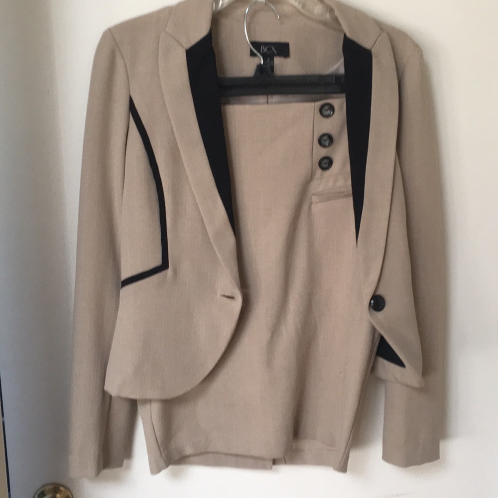 Ladies Two Piece Skirt Suit